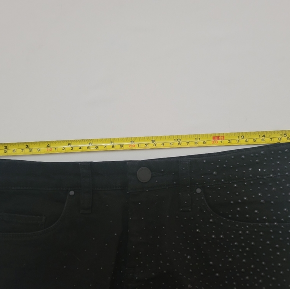 BLANK NYC Women's Black Studded Shorts SZ 27 - Picture 4 of 10